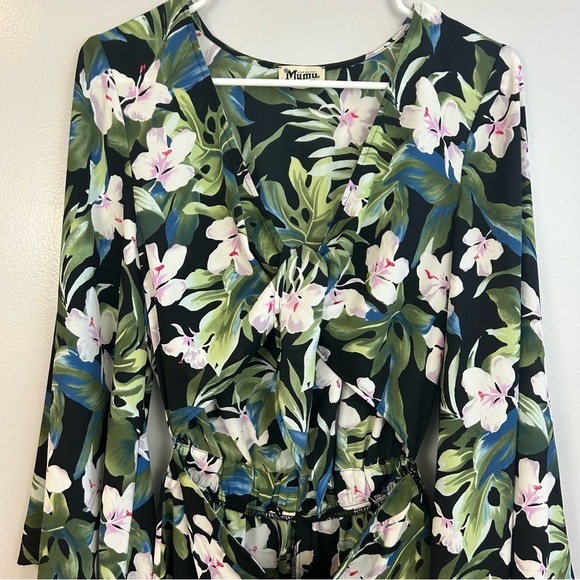 Show Me Your Mumu Floral Bell Sleeve Wrap Front Tropical Romper Size Small - Picture 4 of 14